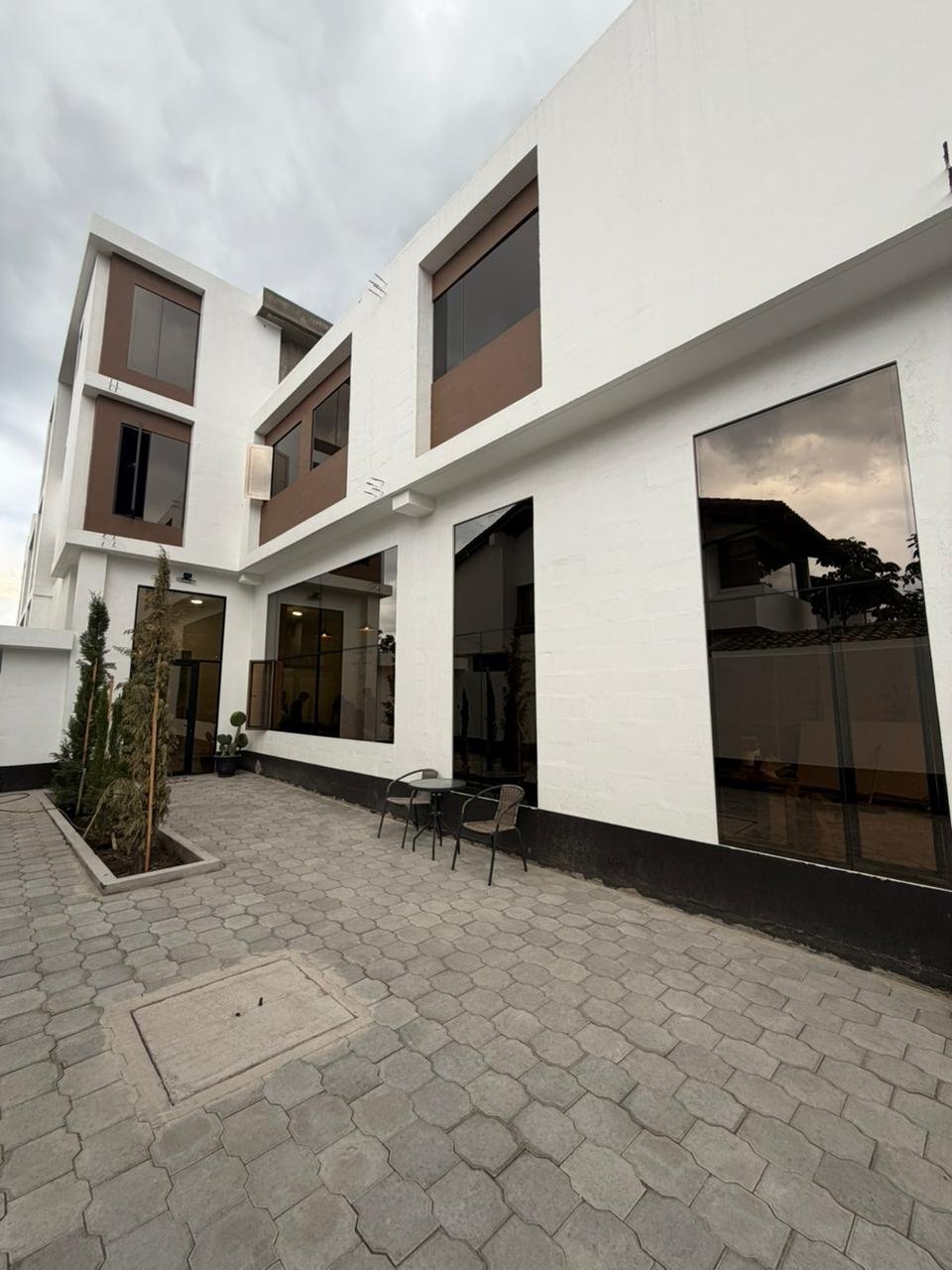 100b47ce-9287-4ef8-952e-6a3699e59da1-1-1