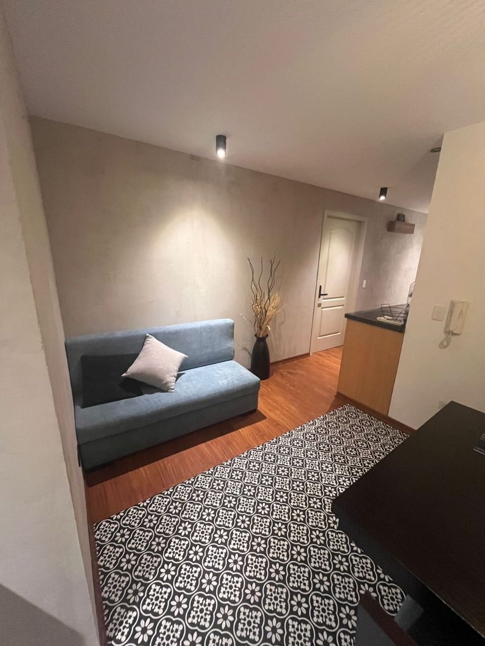 7d5758fb-f411-4d97-83e1-e93777e34bc3-1